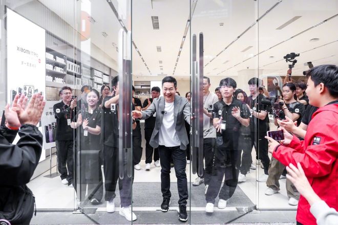 发机器人项目；国内发布「脑机接口标准」 极客早知道小米17开售5分钟破国产机销售纪录；Meta 研(图5)